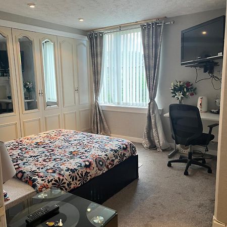 Room In A Home เอดินบะระ ภายนอก รูปภาพ