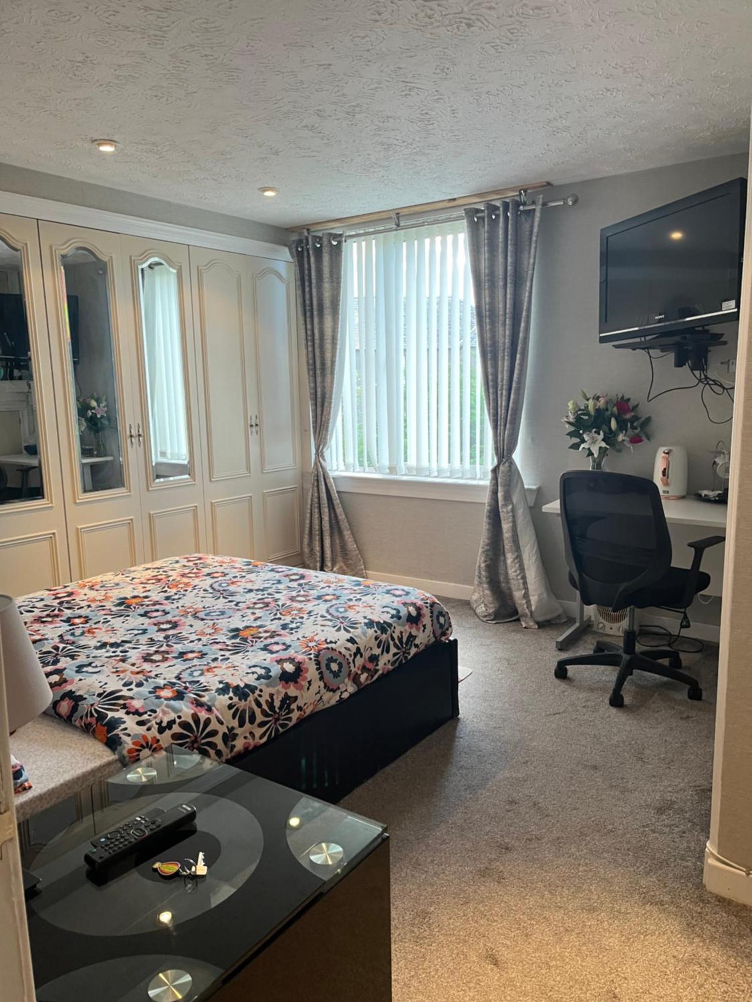 Room In A Home เอดินบะระ ภายนอก รูปภาพ