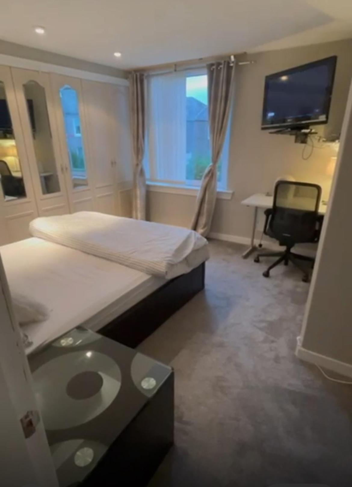 Room In A Home เอดินบะระ ภายนอก รูปภาพ