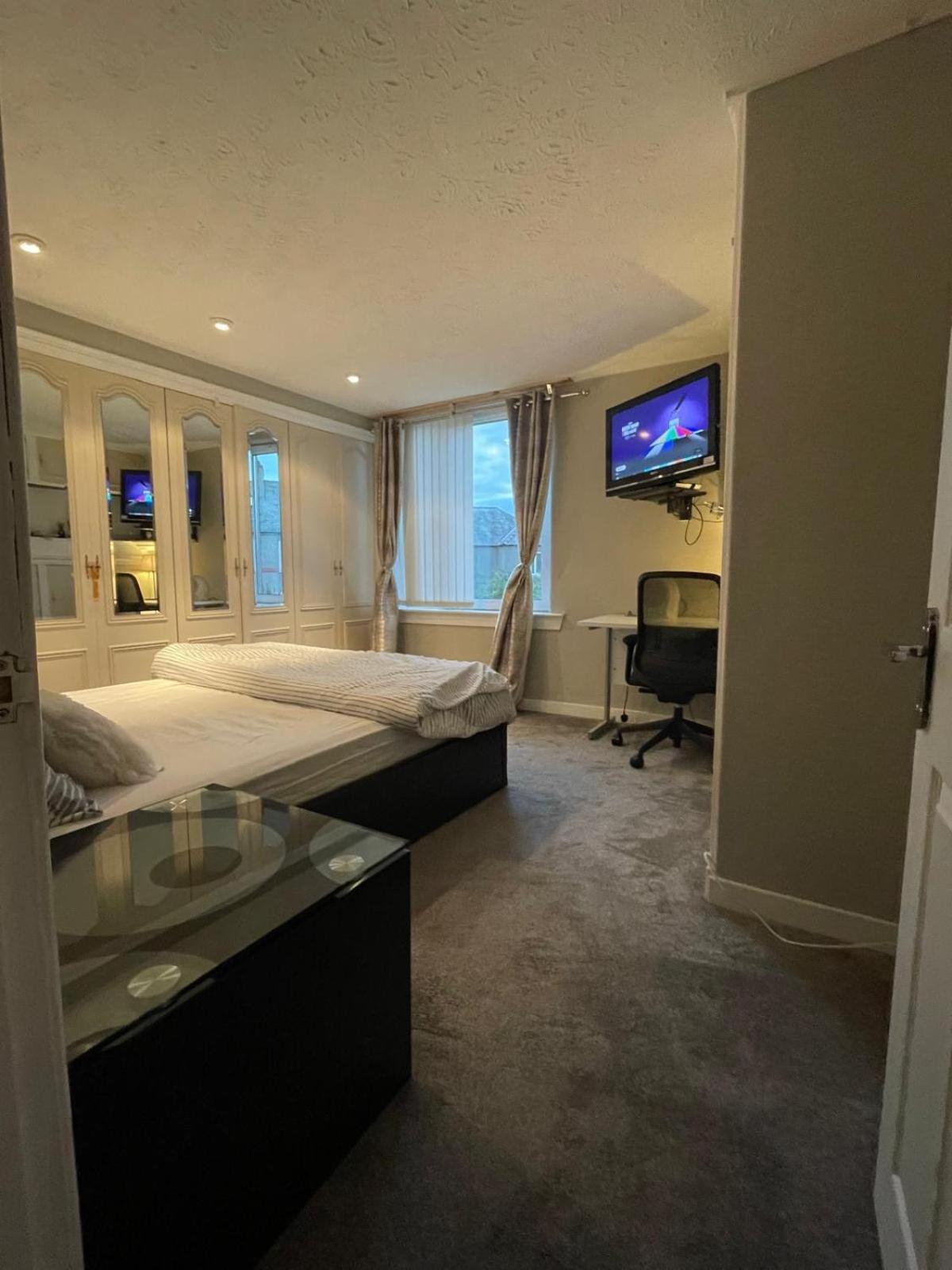 Room In A Home เอดินบะระ ภายนอก รูปภาพ